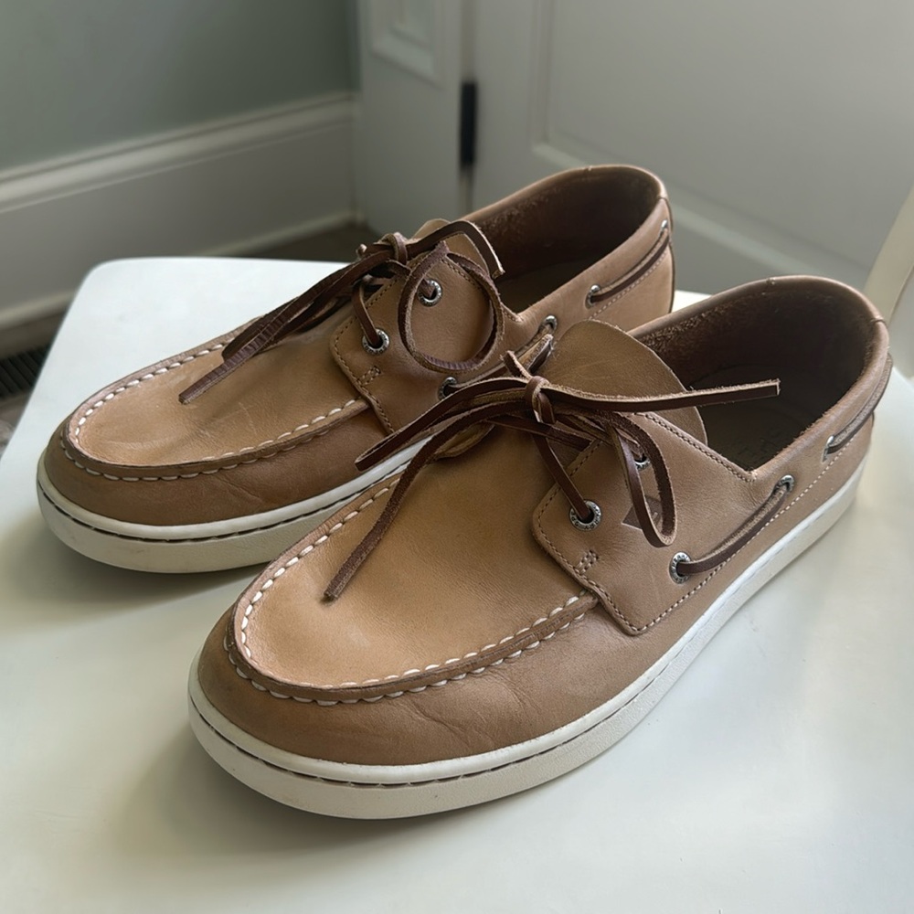 Sperry men’s shoes tan with white cream sole  size 12